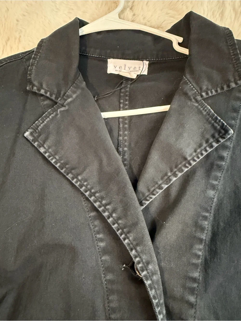 Velvet by Graham & Spencer streamlined black